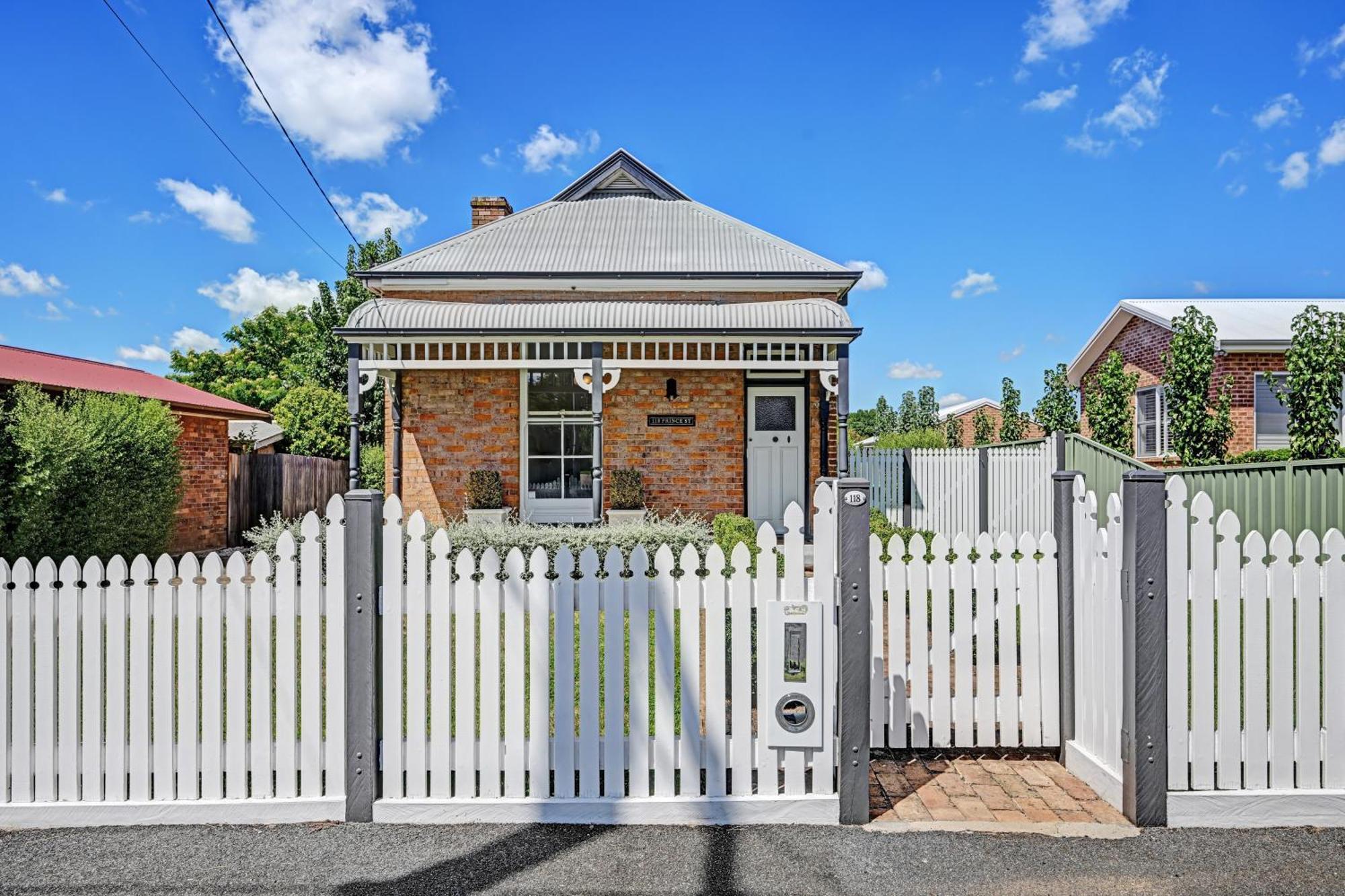 Prince Street Cottage - 1890'S Edwardian Gem Orange Exterior photo