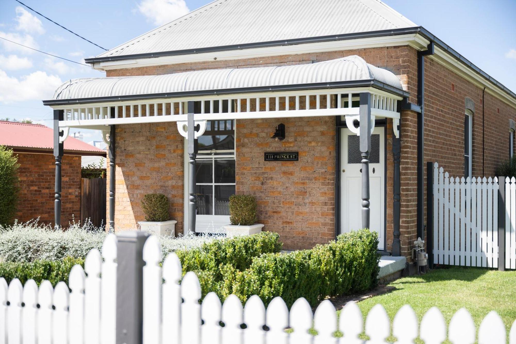 Prince Street Cottage - 1890'S Edwardian Gem Orange Exterior photo